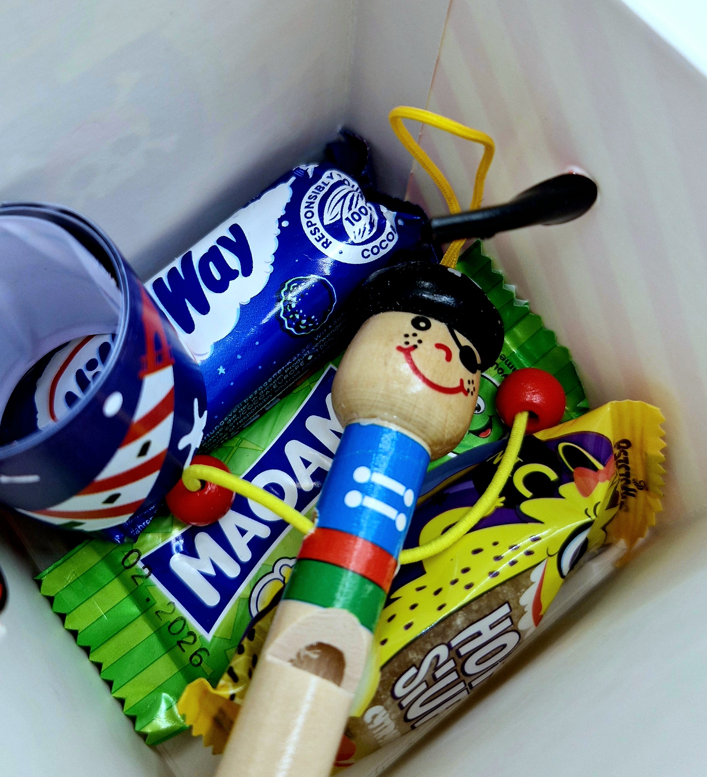 Pudełka piraci z gwizdkiem - obrazek 3