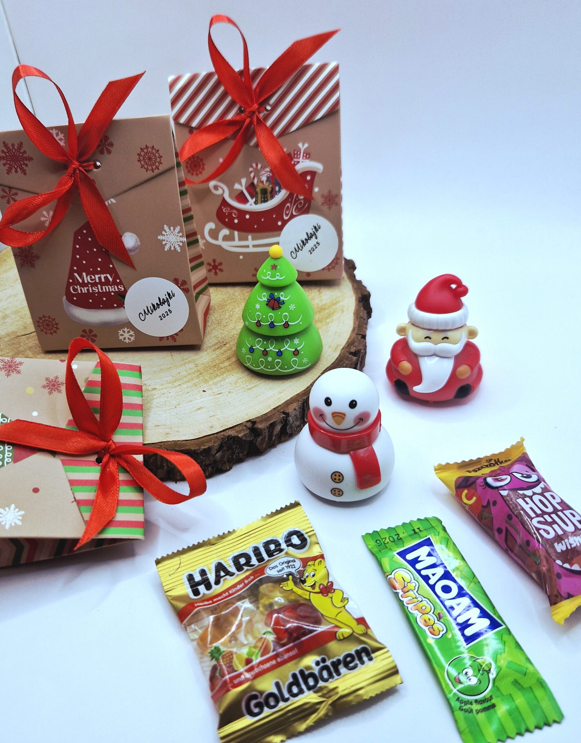 Upominki świąteczne z zabawką - obrazek 2