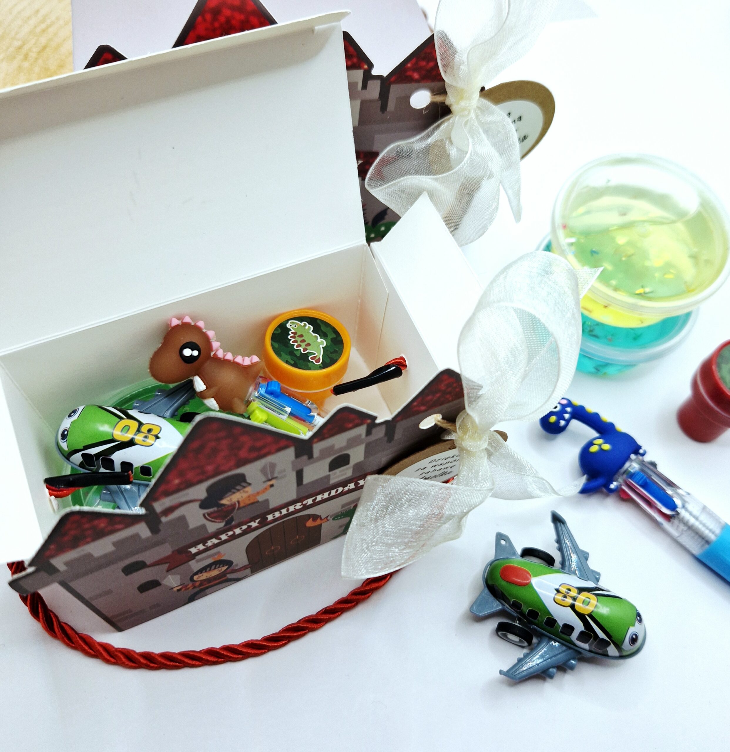 Zamki pudełeczka z zabawkami dla chłopców - obrazek 4